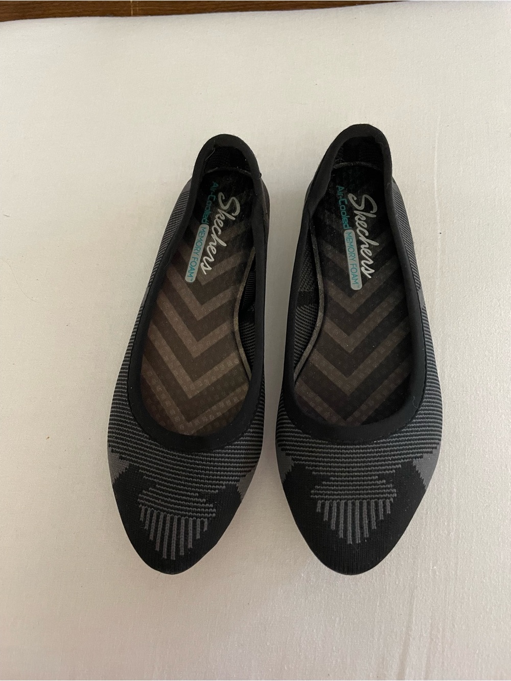 Skechers Black and Gray Patterned Knit Slip-On Flats